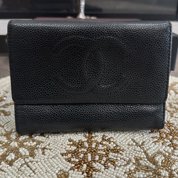 CHANEL Bifold Long Wallet In Great Condition Hard to find.. - Picture 10 of 16